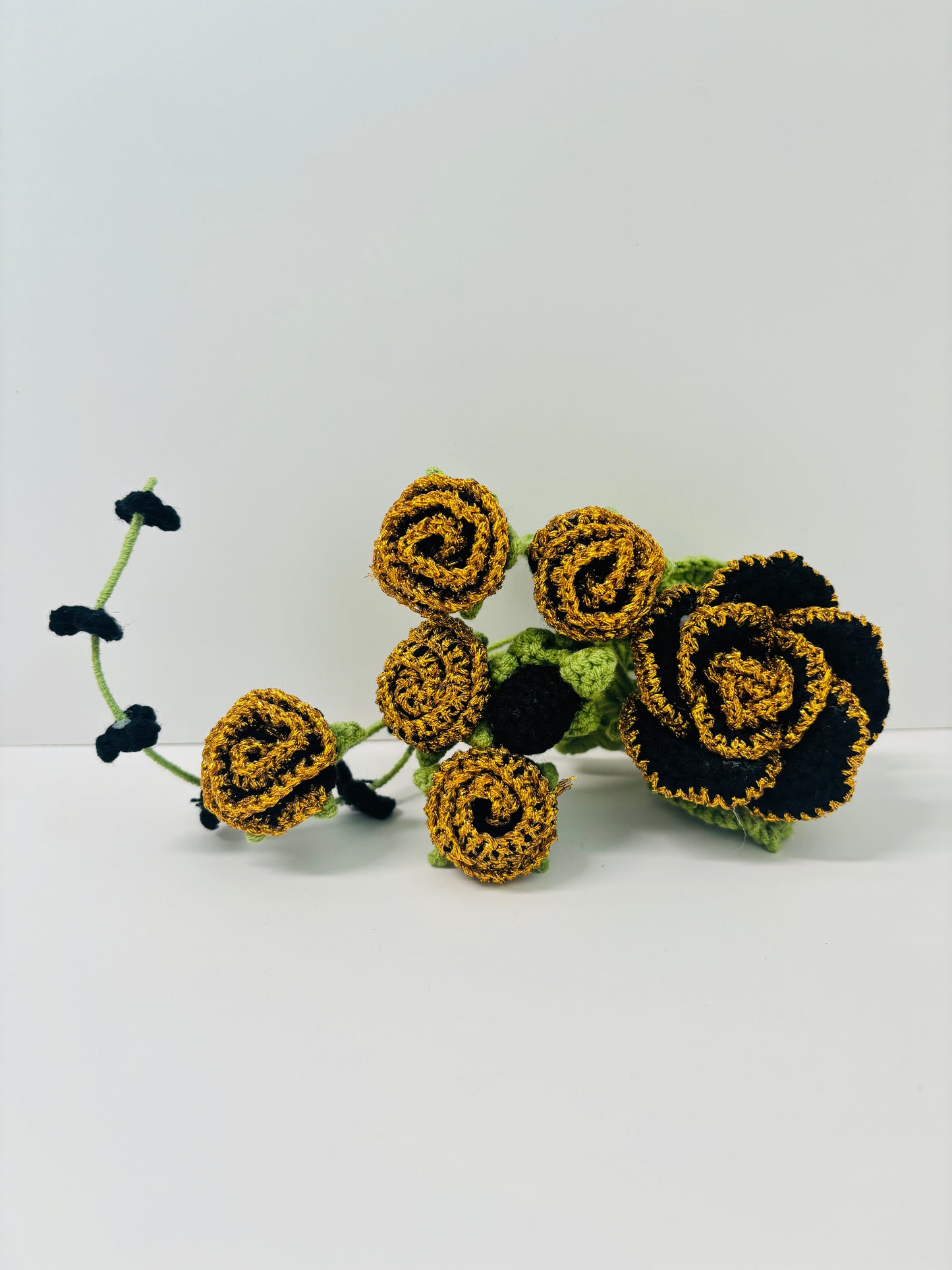 Handmade Crochet Flower Vent Clips - Rose & Sunflower Designs for Car, Symbolizing a Journey Blooming with Romance and Beauty