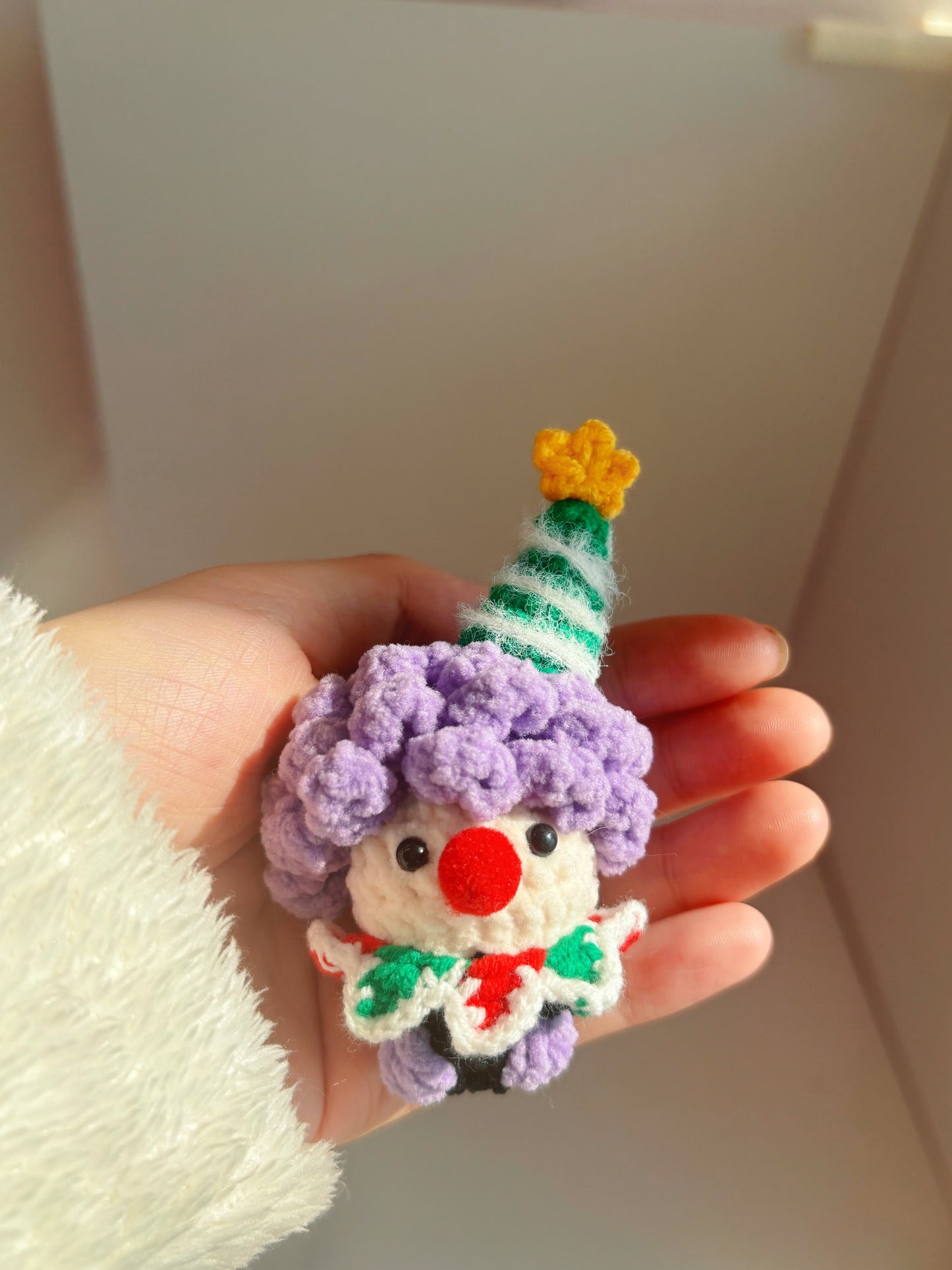 Handcrafted Crochet Clown Keychain & Figurine Collection – 10 Unique DIY Styles with Wooden Base (Gift Ideas for Adults & Kids)