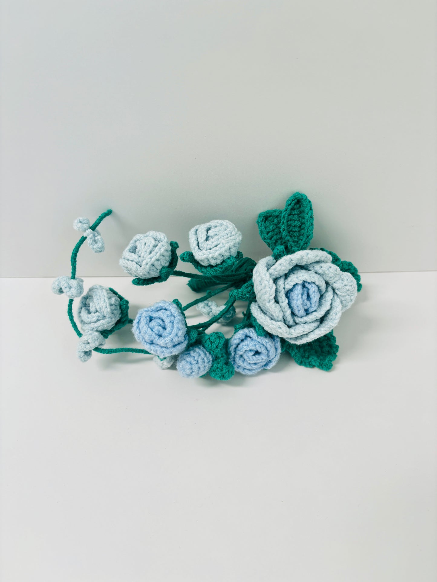 Handmade Crochet Flower Vent Clips - Rose & Sunflower Designs for Car, Symbolizing a Journey Blooming with Romance and Beauty