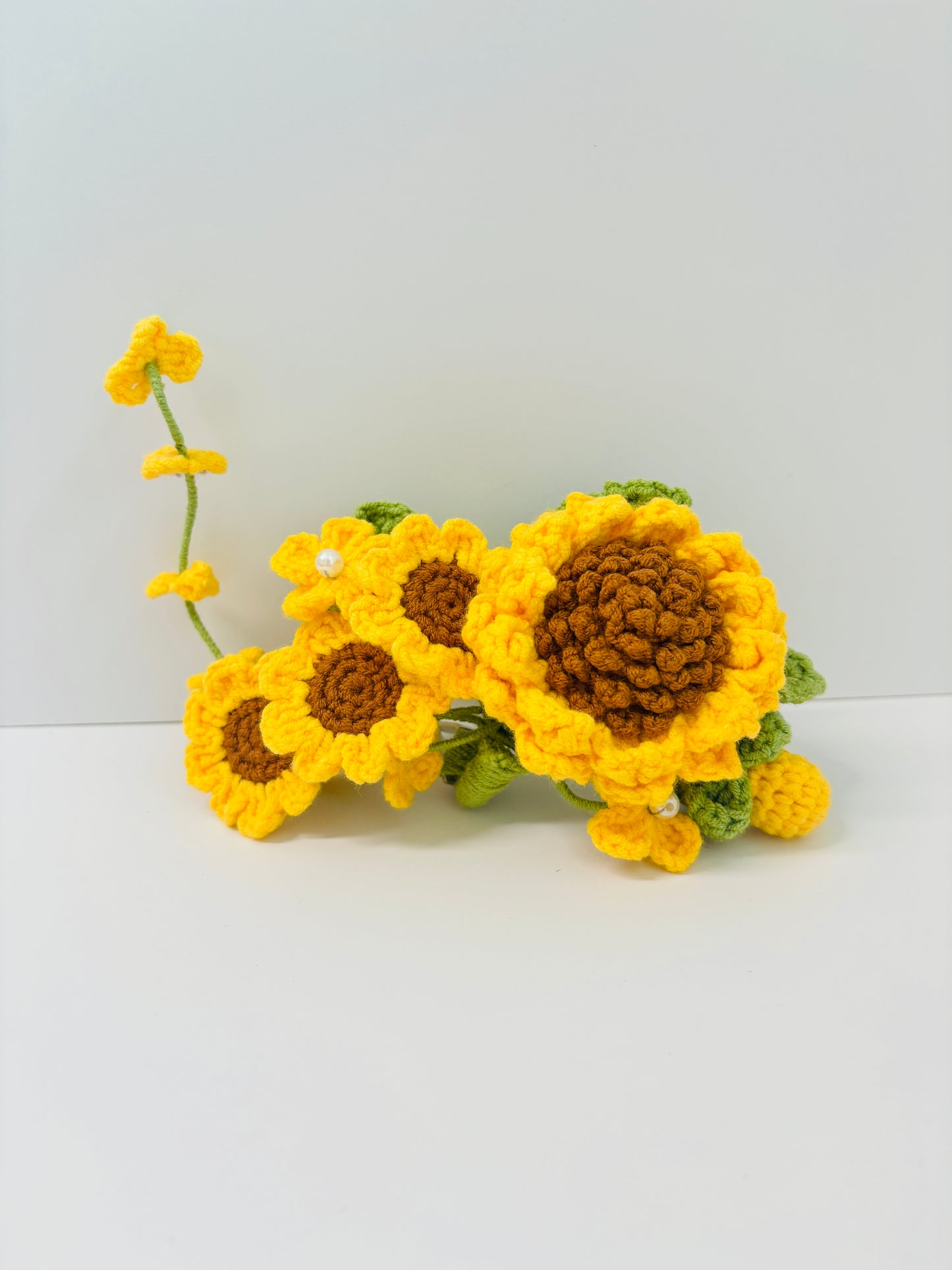 Handmade Crochet Flower Vent Clips - Rose & Sunflower Designs for Car, Symbolizing a Journey Blooming with Romance and Beauty