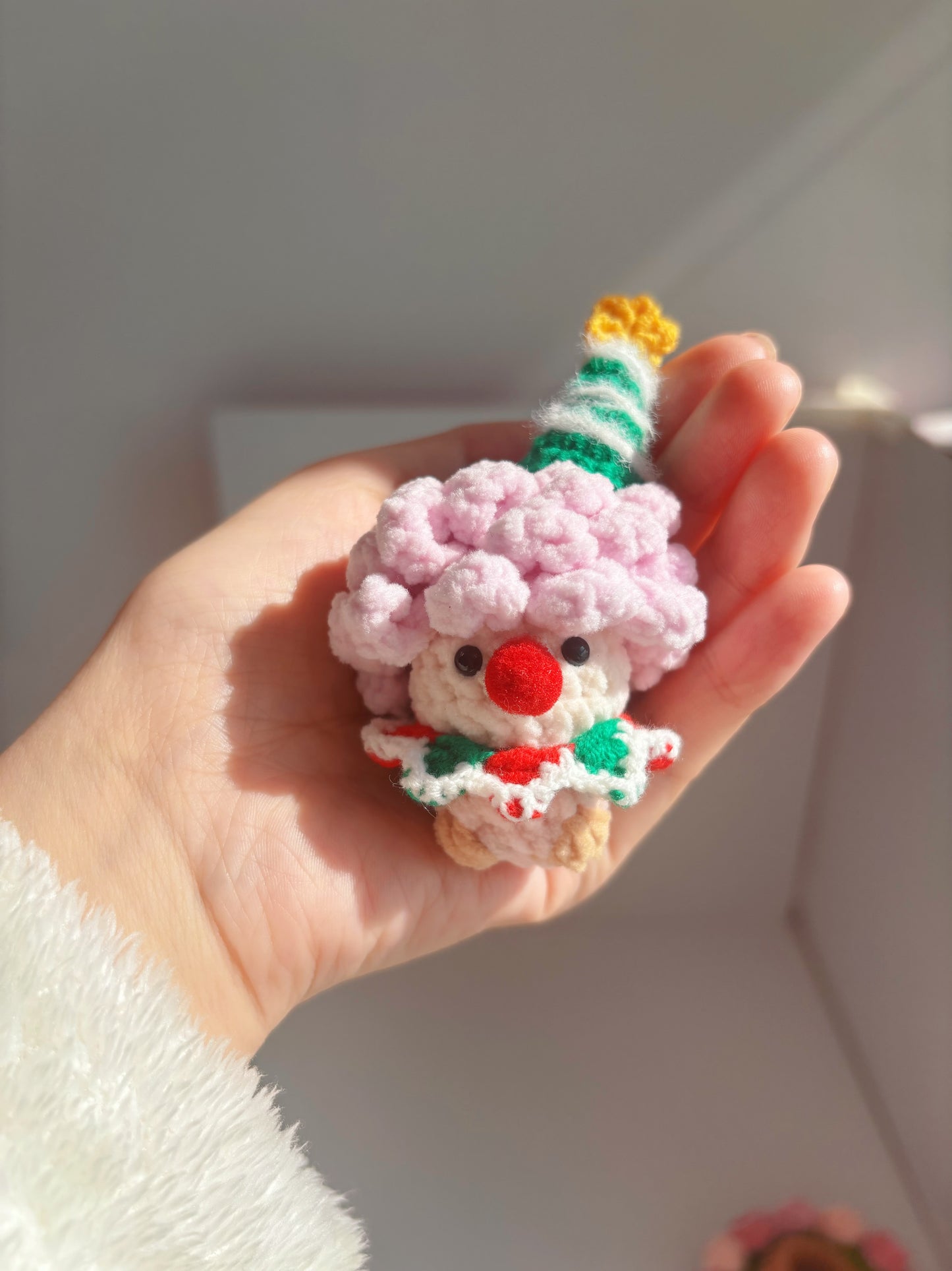 Handcrafted Crochet Clown Keychain & Figurine Collection – 10 Unique DIY Styles with Wooden Base (Gift Ideas for Adults & Kids)